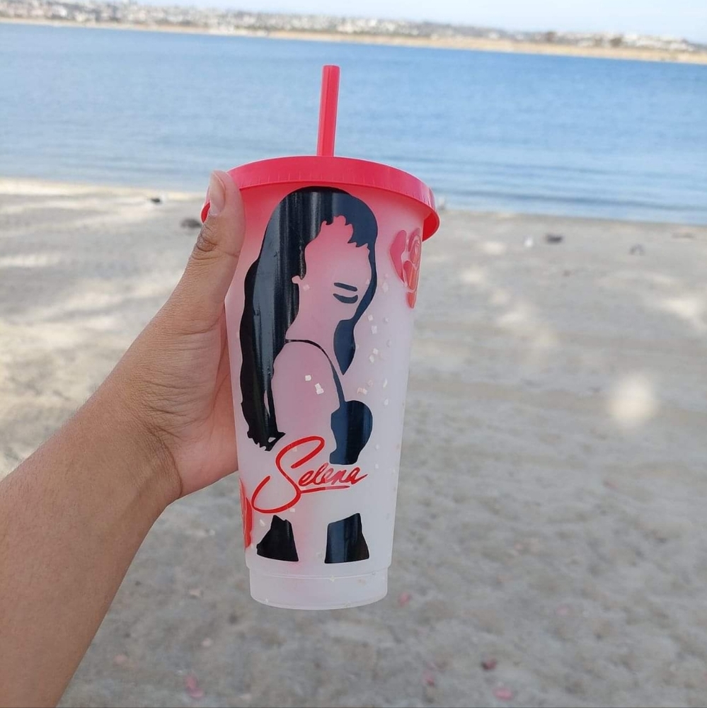 Selena Quintallina Como la Flor Tumbler.